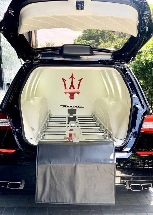 如果人生中必有一劫
我希望是
「保時捷」

如果吃了過期食品
可以在拉與沒拉中做選擇
我希望是
「怕拉沒拉」

老婆：如果你在繼續練肖威我只好撥通「911」

#其實人生到最後都是「目屎在滴」，歡迎上車🤣🤣
#同房換不換
#夫妻情侶
#高雄台南
#歡迎來聊聊