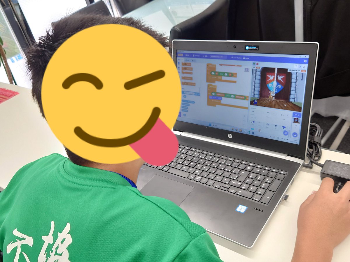 it_lecture's tweet image. 基礎コースは、ほとんど全部の機能を学んで翻訳や音声合成の拡張機能の学習。
中級と上級は、それぞれ思い思いのオリジナルゲーム作り。
横スクロールのアクションゲーム、三角関数を使った動きのシューティングゲーム、どんどん本格的になっています。

AB-Netキッズ abnet.co.jp/kids/