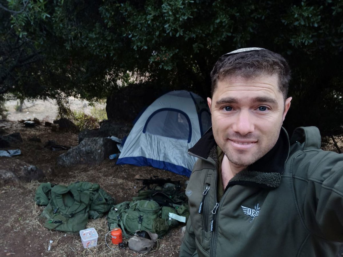 DanaGat1's tweet image. היום לפני שנה הגיבור הזה נפל
המעט שאפשר לעשות זה לזכור אותו
יהי זכרו ברוך

18.10
ישי נתנאל גרינבאום