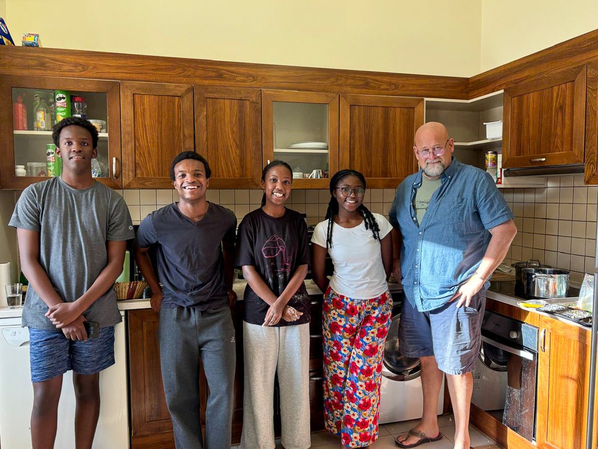 KingsAcademyJOR's tweet image. Last week, King's #students had an amazing time celebrating #InternationalBoardingDay! From delicious global desserts at lunch to National Dress Day and colorful #dorm decorations, the week was full of culture, color, and community spirit.