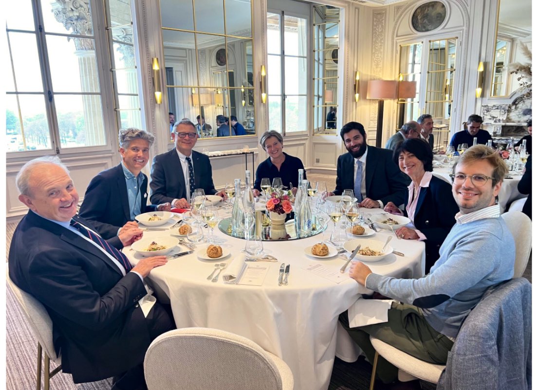 erikbielderman's tweet image. Qui pour succéder à la #Renault5 élue par les fans d’automobile Voiture de l’Année Grand Public 2024  #AutomobileAwards ? 

A vous de voter  🗳️ ici :
automobileawards.com

Le jury des AA s’efface derrière chacun d’entre vous pour élire votre coup de coeur 2025. 🚘 💙 

Clôture…