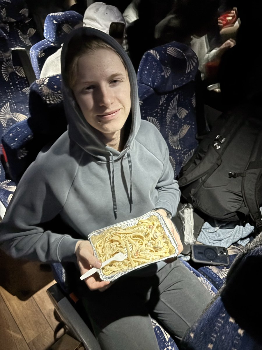 SJHLTerriers's tweet image. Huge Thank You to the JJs Senior Hockey Team!
Your support of the “Feed the Boys” program provided the hearty post-game meal from Boston Pizza after our game in Melfort.
Community supporting community at its best!
#yorktonterriers
#FeedTheBoys
#CommunityStrong
#SJHL
