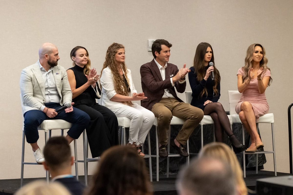 Moms4Liberty's tweet image. Today’s panels were incredibly entertaining and deeply inspiring - proof that truth and courage can change culture one laugh, one voice, one story at a time.

Thank you Lydia Shaffer, @jaymefranklin16 @GatesGarciaFL @alexstein99 
@AngelaBelcamino 
@KaitMarieox 
@M4LMoCo…