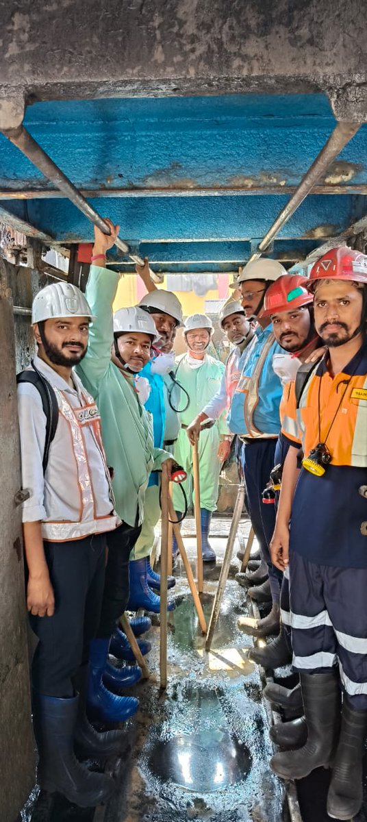 easterncoal's tweet photo. Shri Tanmay Kole, Agent, Jhanjra Project Colliery and Shri Manoj Kumar Singh, Area Safety Officer, Jhanjra Area, ECL.

Following the felicitation, the Safety Board members and ISO representatives conducted a detailed inspection of the mines. Subsequently, a review meeting and https://t.co/DXCiyImgOk