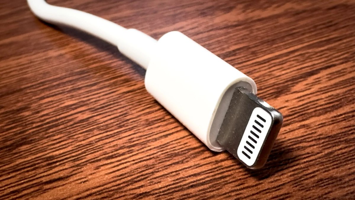 LeakerApple's tweet image. Let's be honest, we ALL miss Lightning /S