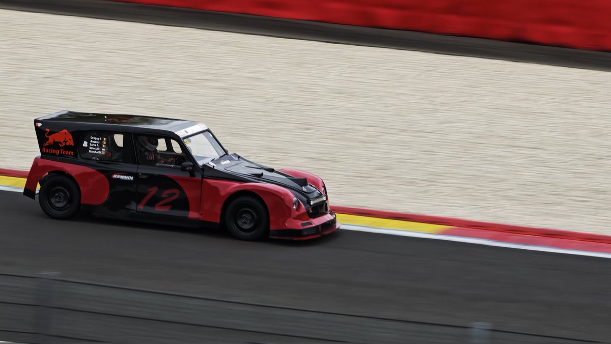 Race day at <a href="/circuitspa/">Spa-Francorchamps</a> 🔥
Qualifying in 2h 🧪🦍