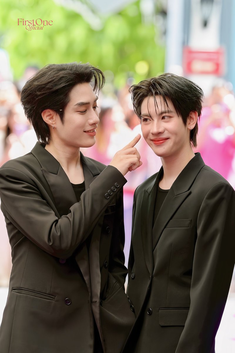 firstonefanclub's tweet photo. จิ้มแก้ม 🥰🤏✨️ 

THE VIRAL PARTNER TFO
#TheViralHitsxDMD https://t.co/tEYjwCA2nc