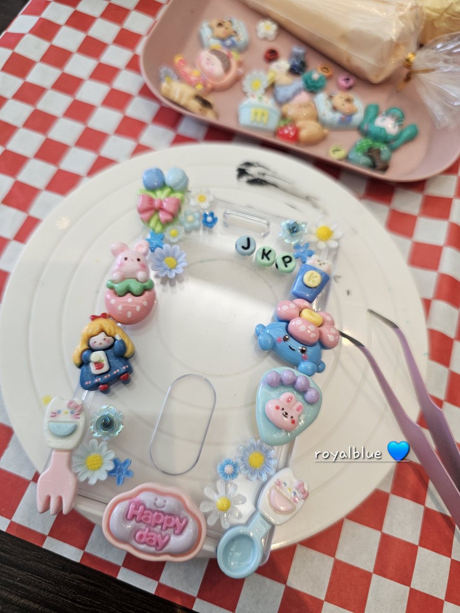 DIY cardholder .. JKP 💙🥰💙

BUILD UP THE MOMENT
#NewtaminsxBuild 
<a href="/JakeB4rever/">BIU.</a>