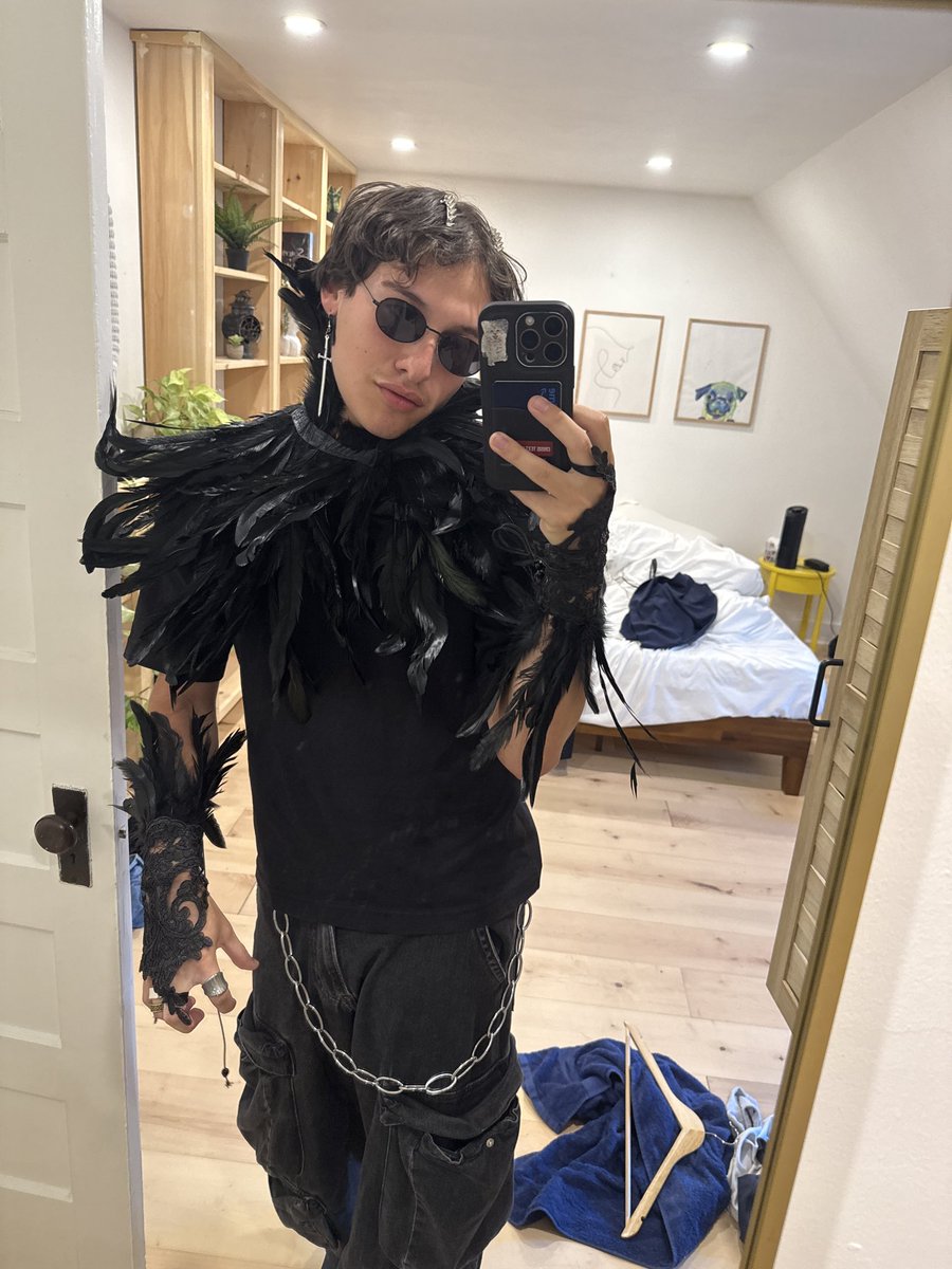 fucking demon twink tweet media