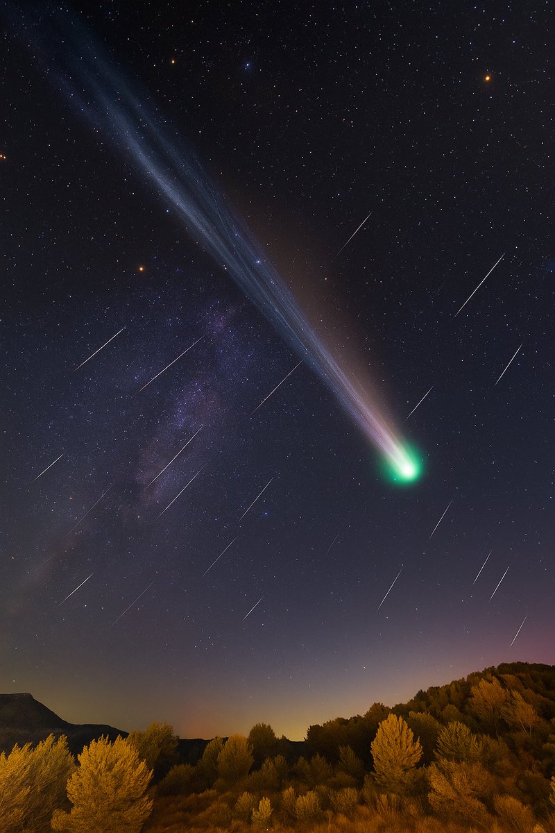 1️⃣ Orionid Meteor SHOWER ☄️ 
2️⃣ Comet C/2025 A6 (Lemmon)

🗓️ 𝚃𝚑𝚒𝚜 𝚠𝚎𝚎𝚔𝚎𝚗𝚍 🗓️ 𝗗𝗼𝗻’𝘁 𝗺𝗶𝘀𝘀 𝗶𝘁 

𝚅𝚒𝚜𝚒𝚋𝚕𝚎 𝚝𝚘 𝚝𝚑𝚎 𝚗𝚊𝚔𝚎𝚍 𝚎𝚢𝚎 👀