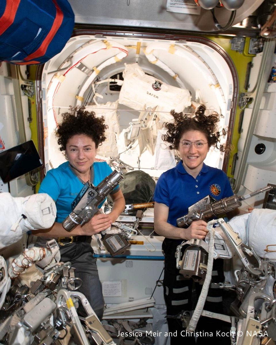 #OTD in 2019, NASA astronauts @astro_jessica and <a href="/Astro_Christina/">Christina H Koch</a> made history during the first all-woman spacewalk.

Over 7 hours and 17 minutes, they:
     🔸 Replaced a faulty battery unit
     🔸 Demonstrated precision
     🔸 Teamwork
     🔸 Resilience in orbit

It was