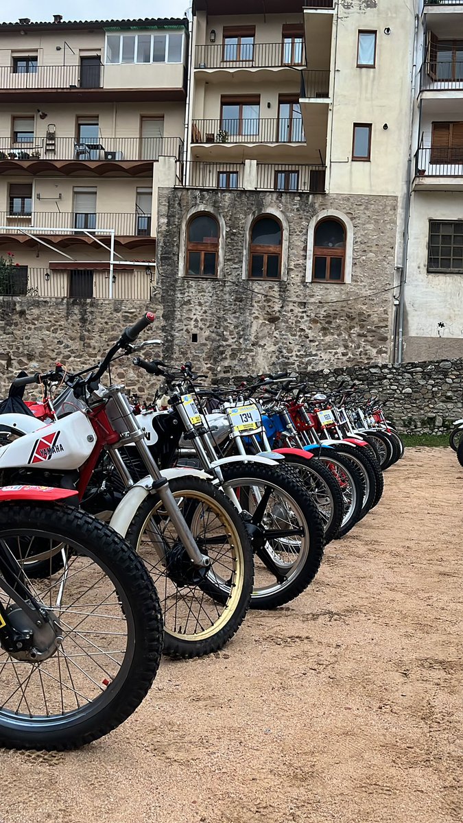 MC_Abadesses's tweet image. ✊💨Ja ho tenim tot a punt! A les 9, començarà la 15a edició dels #2dtsc

#2dtsc2025 #clàssiques #motor #trial #stjoanab #somtrial #santigosa