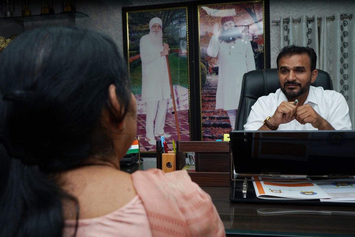 ssjboyscollege's tweet image. 👨‍👩‍👦 Parent-Teacher Meeting Organized at Shah Satnam Ji Boys’ College 🤝

#PTM #ShahSatnamJiBoysCollege #SSJBC #ParentTeacherMeeting #StudentSuccess #Education #AcademicGrowth #CollegeUpdates