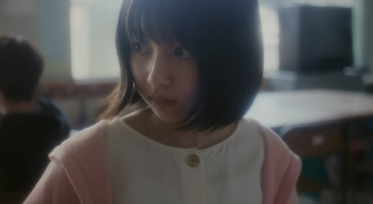 onryoku's tweet photo. 秒速5センチメートル、これは紛れも無い傑作！
柔らかい光が印象的な映像美、恋する高校生をこれ以上ないくらいに演じ切った森七菜、幼少期自体の白山乃愛、宮﨑あおい、いずれも素晴らしかったけど、儚げで切ない横顔が美しすぎた松村北斗の存在感たるや…邦画の未来は明るいね https://t.co/w2SHhBws7D