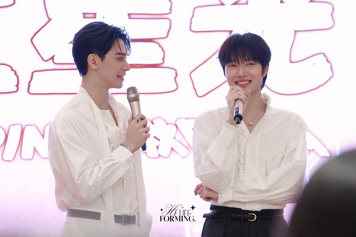 chayaping01's tweet image. เอาแบบตัดฟีลเตอร์สาววายออกเลยนะ เคมีเก่งน้ำปิงคือไม่ธรรมดา แค่มองตาทำสาววายคันหัวทั้งแผ่นดิน มวลความรักฟุ้งมากกกกก
#KengNamPingFSinShanghai