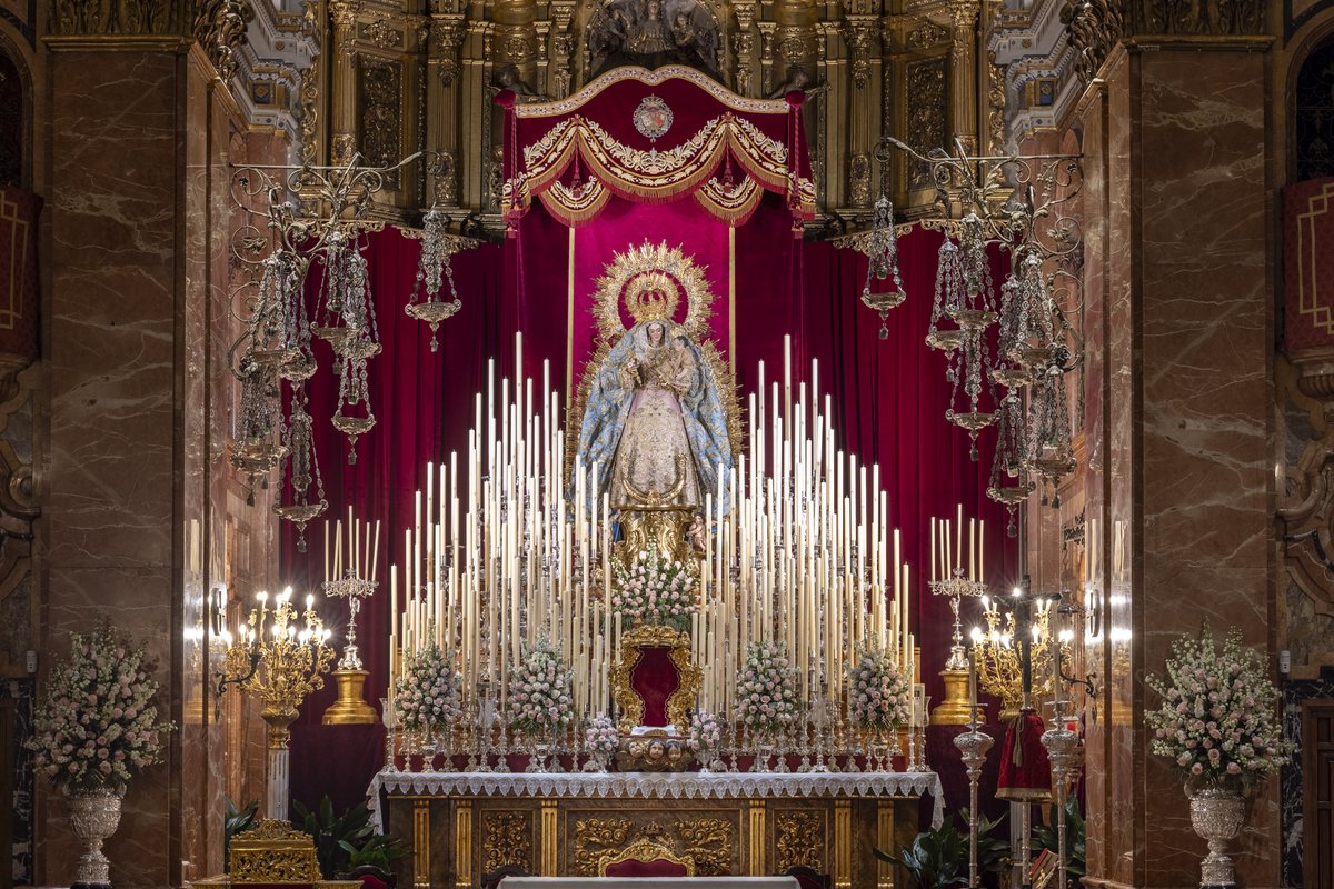 Hdad_Macarena's tweet photo. Nuestra Señora del Santo Rosario preside el altar para la celebración del Solemne Triduo en su honor durante los días 18, 19 y 20 de octubre.

📸 Emilio Sáenz https://t.co/pSF7bGcjhU