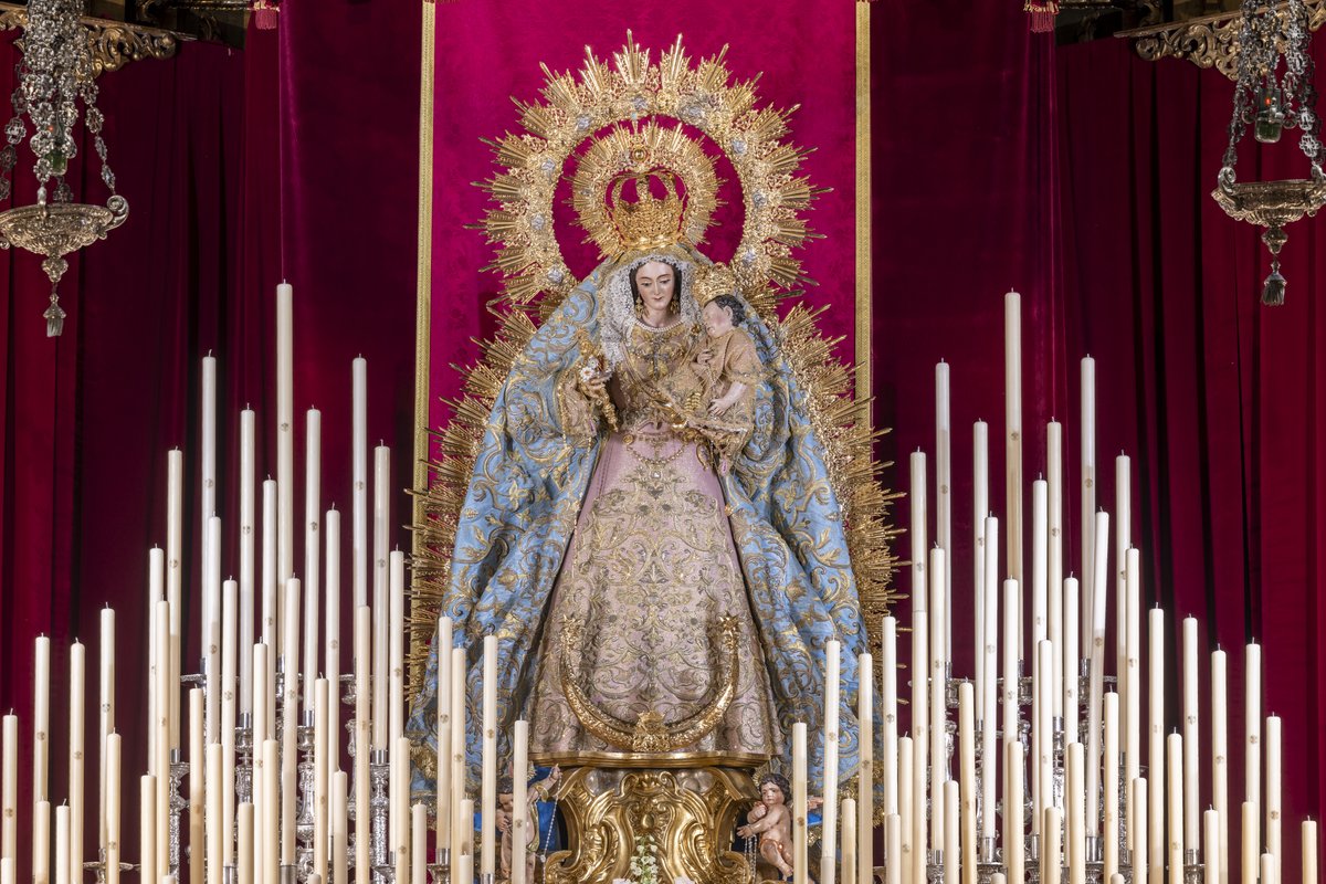 Hdad_Macarena's tweet photo. Nuestra Señora del Santo Rosario preside el altar para la celebración del Solemne Triduo en su honor durante los días 18, 19 y 20 de octubre.

📸 Emilio Sáenz https://t.co/pSF7bGcjhU