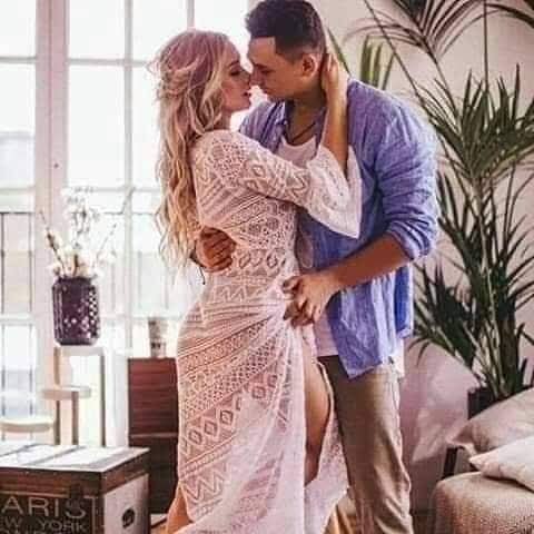 ❤️ فيك جزء مني  
يعيدني إليك خاضعة 
يردني إليك  عاشقة 
فيك جزءُ مني يهوى جنونك  
ويموت فيك شوقاً  فيك جزء مني  
يشبهني.ويجعلني أأأنت. أحبك.أعشقك.