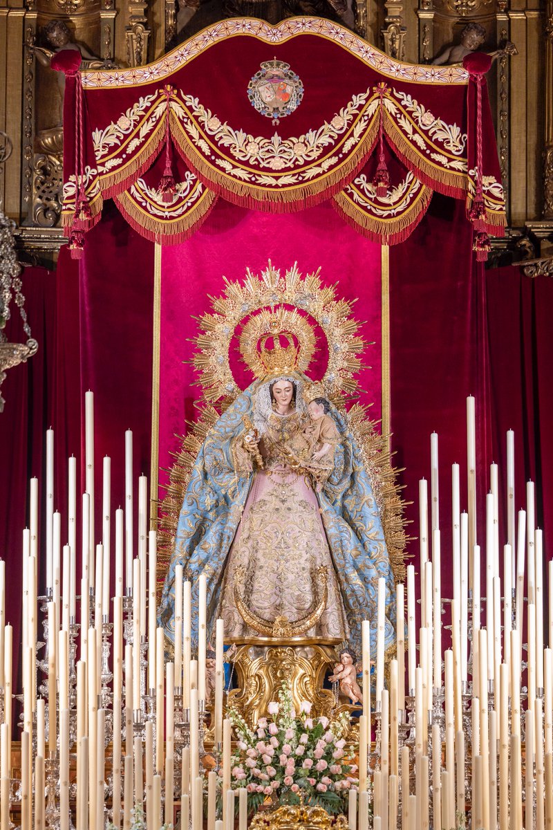 Nuestra Señora del Santo Rosario preside el altar para la celebración del Solemne Triduo en su honor durante los días 18, 19 y 20 de octubre.

📸 Emilio Sáenz