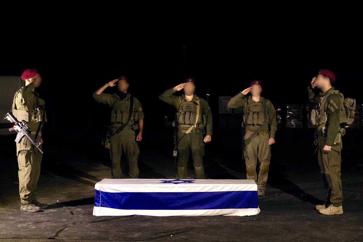 IDF soldiers saluting the coffin carrying Eliyahu Margalit, who was identified as the hostage returned overnight. 

Margalit, 75, was murdered by Hamas terrorists in Kibbutz Nir Oz on Oct 7 and his body kidnapped.

May his memory be a blessing!