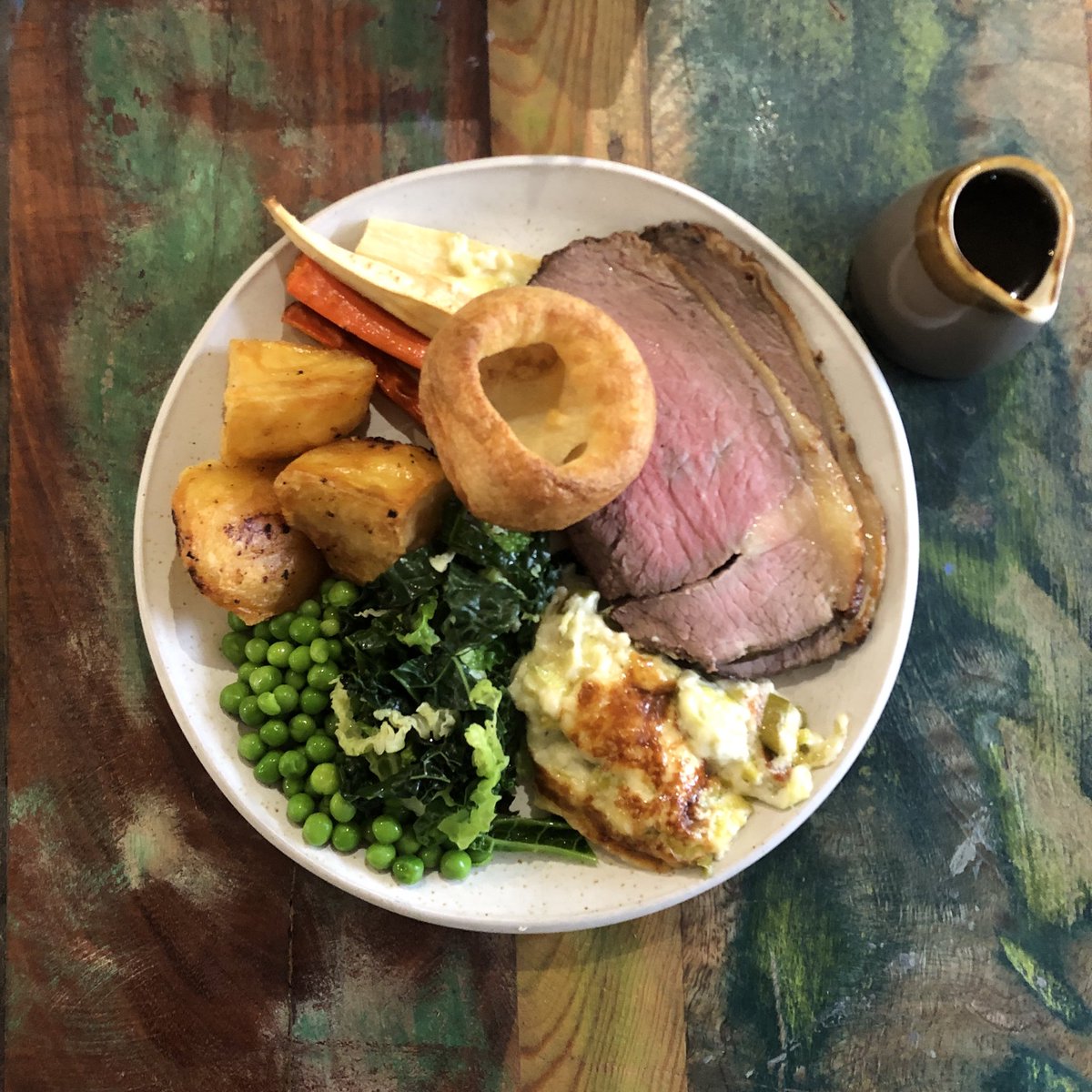 On Sundays we serve roast in pontcanna. Beautiful welsh meats with all the trimmings, fully licensed and we also do our large roasts to takeaway 

Book your space 07840244060 or just pop in

Midday- until we run out 😊