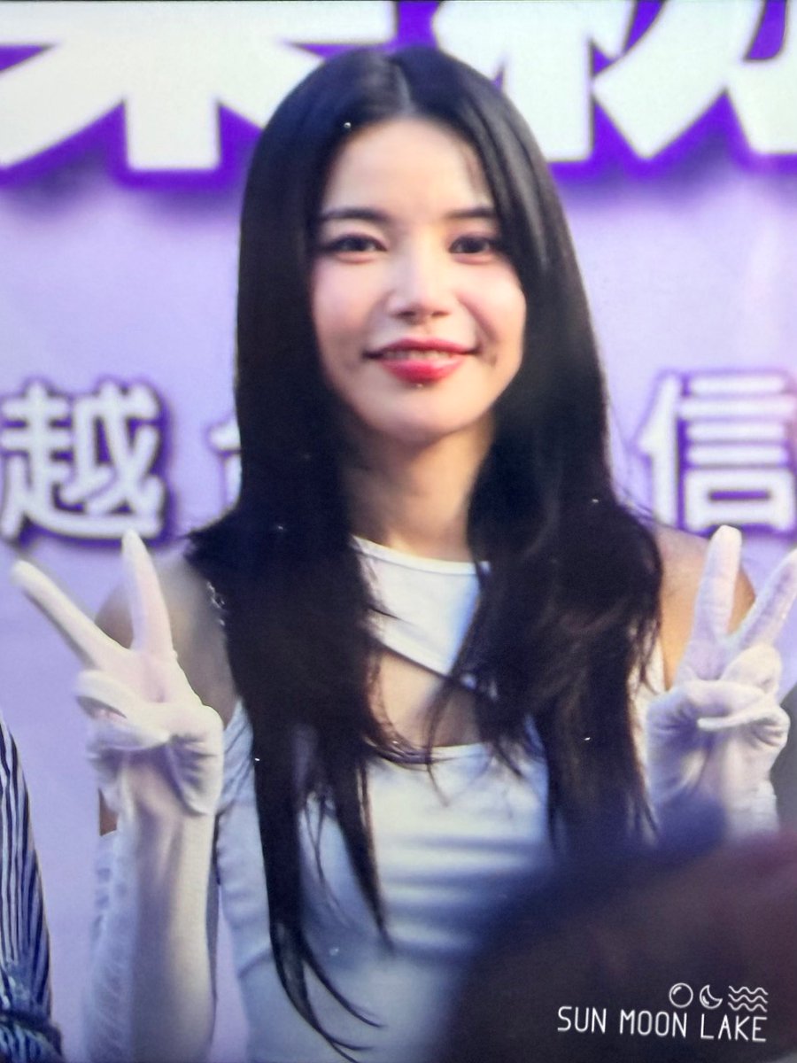 SunMoonLake_MMM's tweet image. 251018 솔라 - 신광미츠코시 SO LOVE 팬미팅 프리퓨

오늘도 예쁨이랑 귀여움 담당했어요ㅋㅋ
#솔라 #마마무 #Solar #MAMAMOO 
#김용선  #대만가수 #신광미츠코시 #新光三越 #SOLOVE