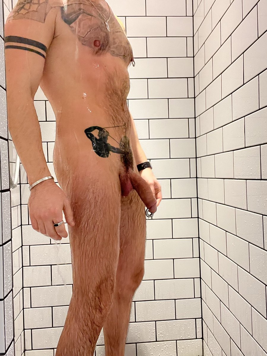 _adonisxxx_ tweet picture