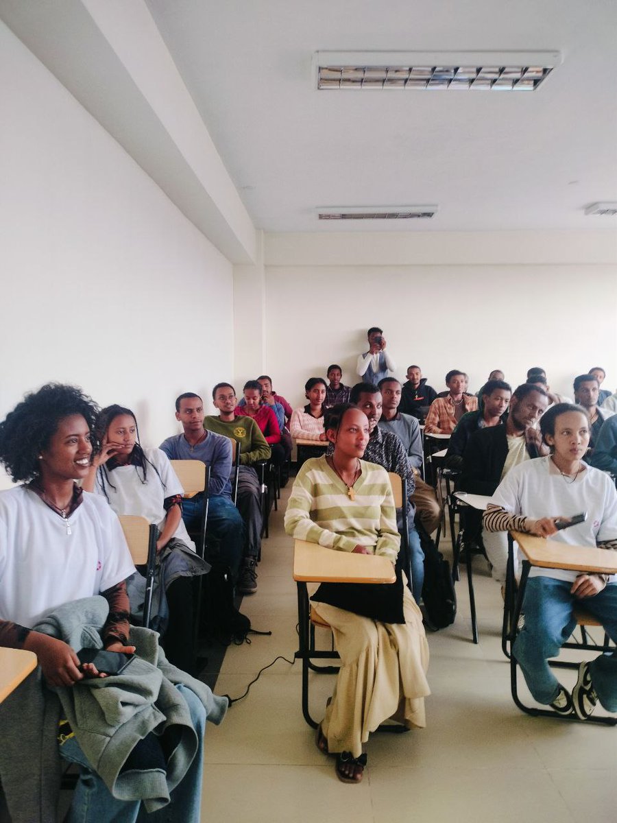 kratist0s's tweet image. Yesterday we had Solomon @solomon_t0 Lynette @Lynette_mwangi and Cecilia @kashortgirl at Addis Ababa University introducing students to Web3 and Polkadot.
Join us today at ALX Lideta, for the Polkadot Builder Party starting in a few minutes 🏗⭕️