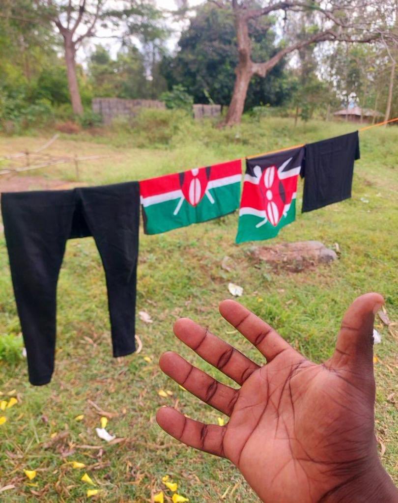 Tunamlaza baba kwanza.....Tuesday, I say Tuesday.....we are ready for Tuesday....

#RejectCyberCrimeLaw