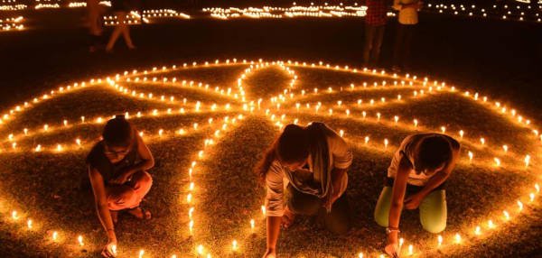 MeghUpdates's tweet image. 📍HISTORIC! For the first time ever, Aligarh Muslim University (AMU) has allowed Hindu students to celebrate Diwali on campus 🪔
👉 The AMU administration has granted permission for a Deepotsav inside the NCC Club on October 19 🔥