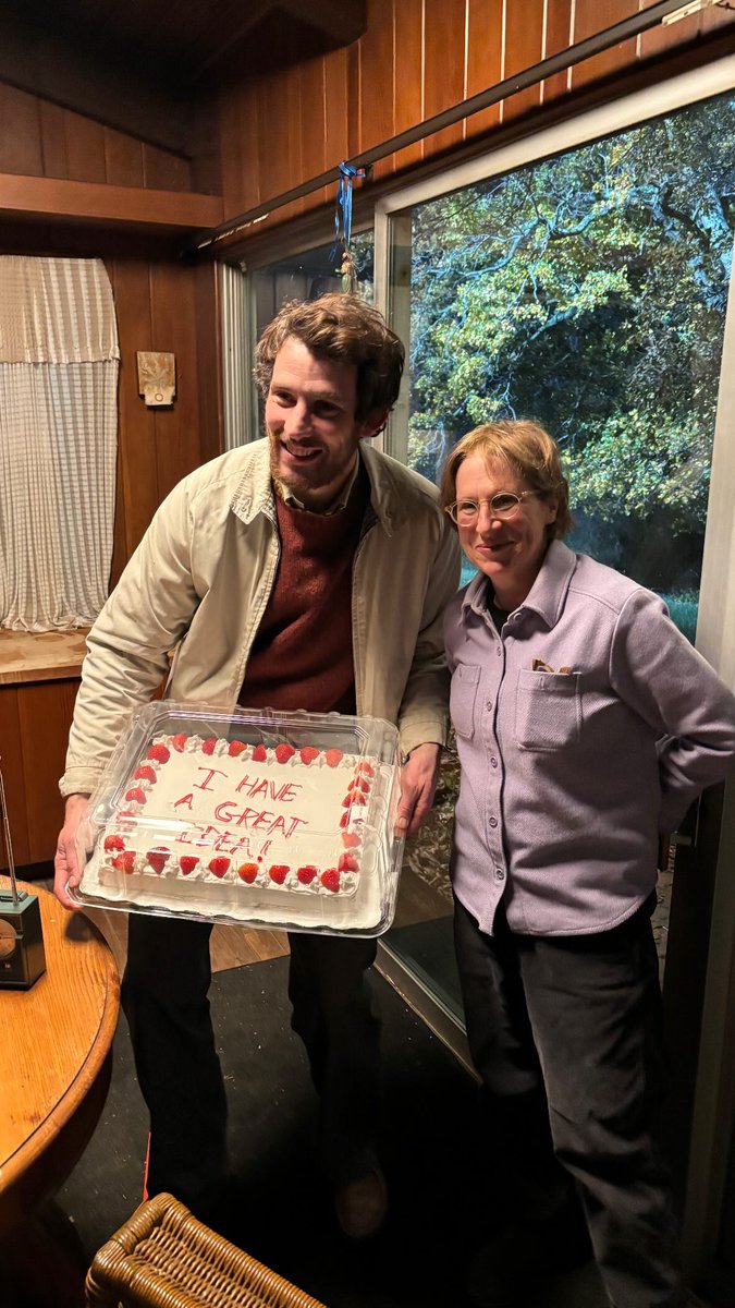 Josh O’Connor and Kelly Reichardt
Pictures from elisehubers on instagram