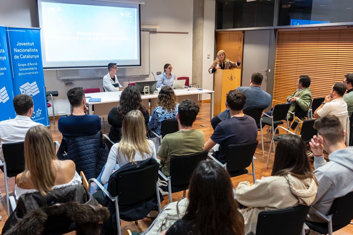 marti_beleta's tweet photo. 🙌 Refundem el Grup d’Acció Universitària a la @UdL_info amb una colla de joves implicats i compromesos.

💙 La @JNCtdlleida situa un nou estel al territori amb un objectiu; fer que els joves no siguem només futur sinó que siguem la clau del dia a dia, i amb accent de Lleida. https://t.co/WRTI7DzX68