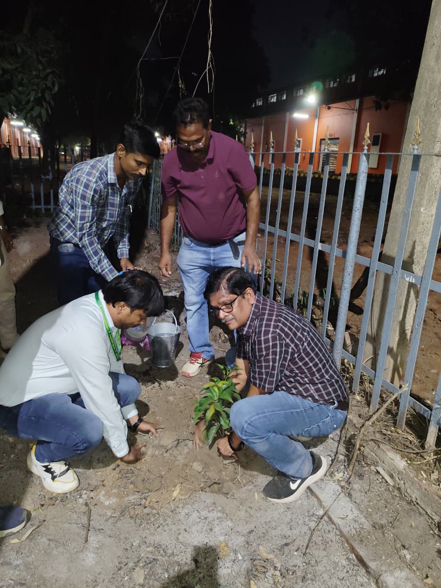 Deeply honoured to welcome respected GM(QC), FCI ZO(EAST) Shri DILIP KUMAR SETHI sir🙏🏻 to FSD Abdarpur, under FCI DO Birbhum on 16.10.2025.