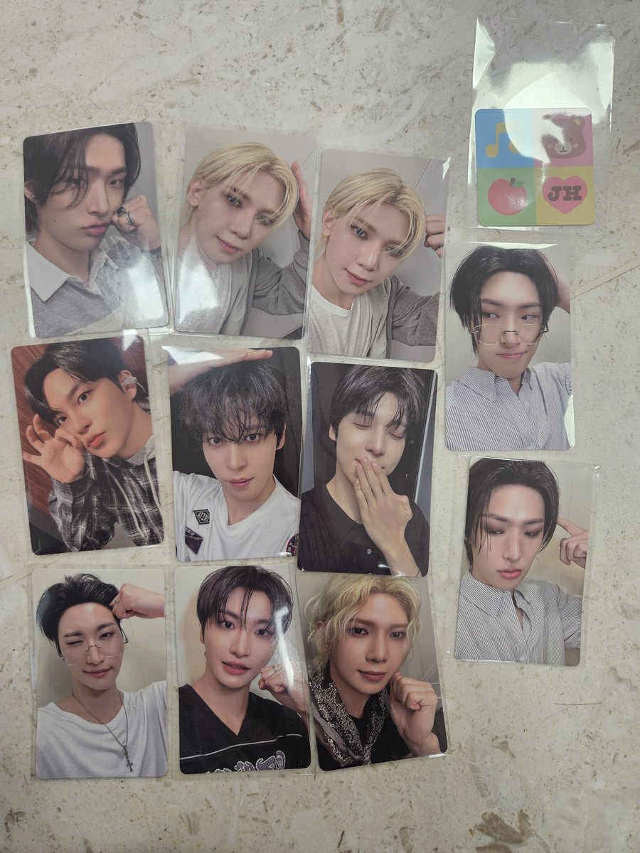 에이티즈 에잇룸 8room 팝업 교환 
홍중성화윤호여상산민기우영종호

럭드 개인 포카
민기🐣 -&gt; 홍중🐿