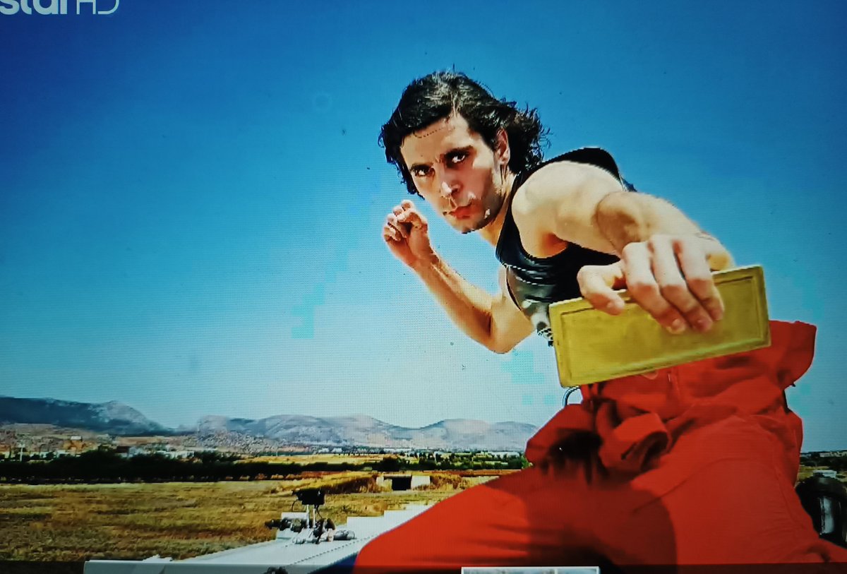 Androidno6's tweet image. #gntmgr
Δύο τυχαίες φωτογραφίες.