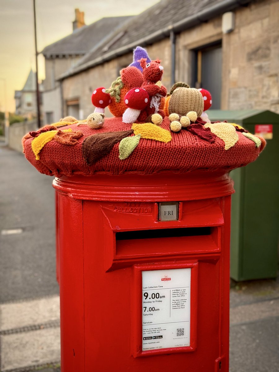 Richard_Barron's tweet image. It the time of year for the toppers to take an autumnal turn. #postboxsaturday