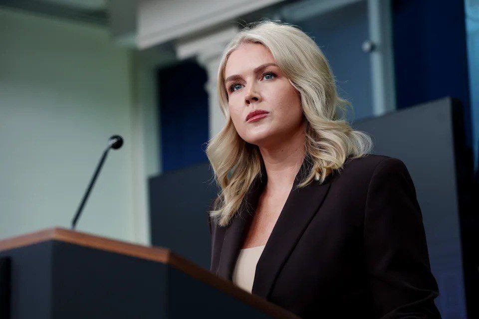 BhikuMhatre on X: "Modi Sarkar seriously needs one Karoline Leavitt.  HuffPost- 'Who picked Budapest for Trump & Putin meet?' WH Press Sec  Leavitt- 'Your mom' 😂 HuffPost- 'U think this response is