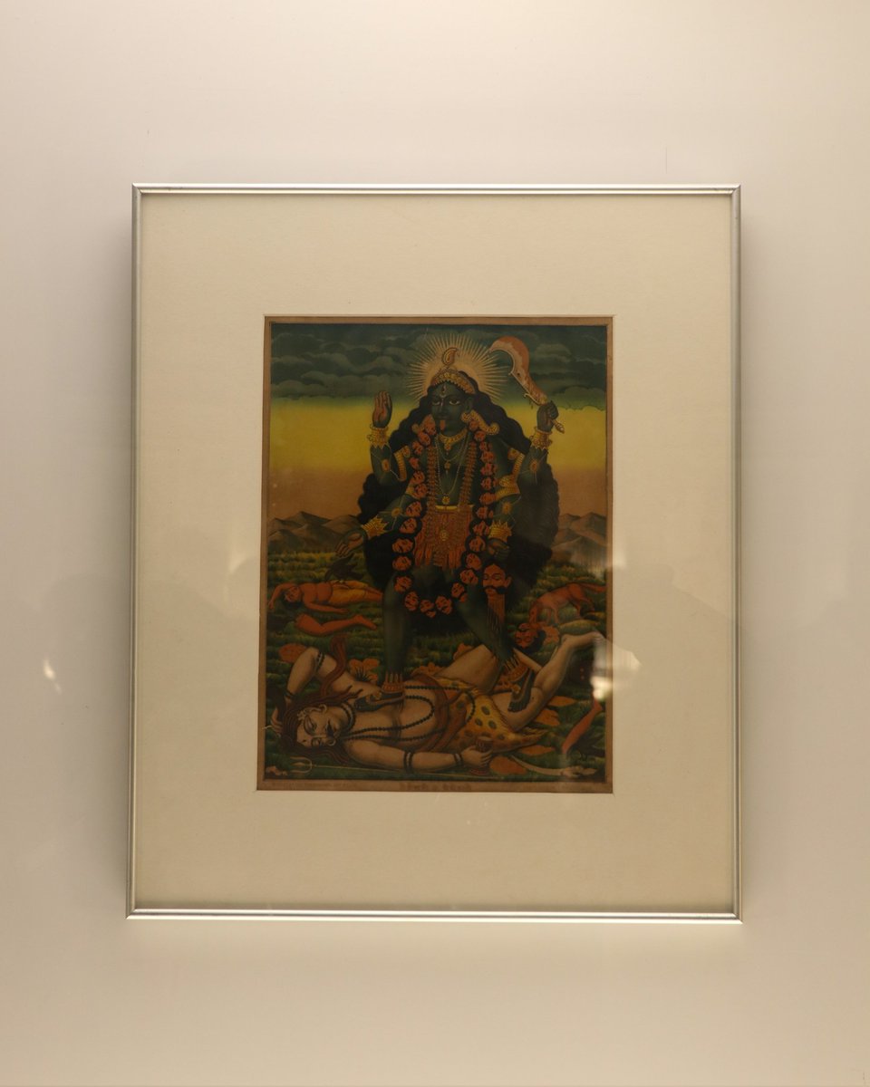 victoriamemkol's tweet image. (1/2) On the auspicious occasion of Diwali and Kali Puja, VMH unveiled the #ObjectsoftheMonth (October 2025) on 17 October 2025— two exquisite lithographic prints, ‘Sri Sri Kali’ by Kansaripara Art Studio and ‘Kali’ by Calcutta Art Studio — at the Central Hall of VMH.