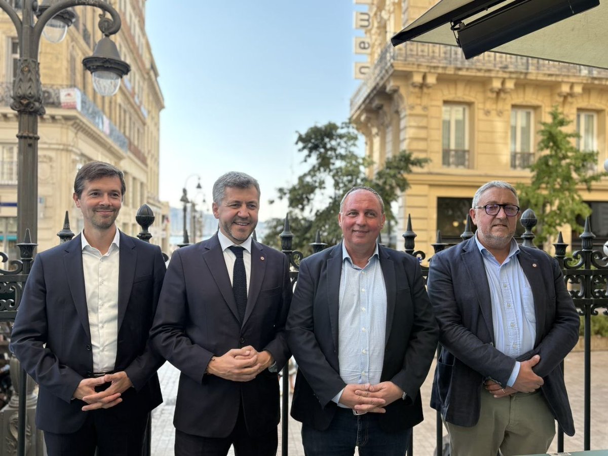Blaise Rosato, 1er adjoint de la Mairie du 9/10, nous rejoint. Le grand rassemblement se poursuit pour l'avenir de Marseille.

Élu de terrain connu et reconnu pour ses compétences et son sérieux, je suis très fier et honoré de la confiance qu'il nous accorde avec Olivier Fayssat.