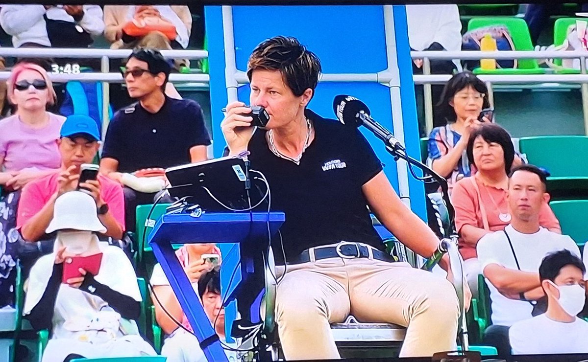 Wow.. Now #Cristian <a href="/WTA/">wta</a> opponent disappears again..b4 2nd set.