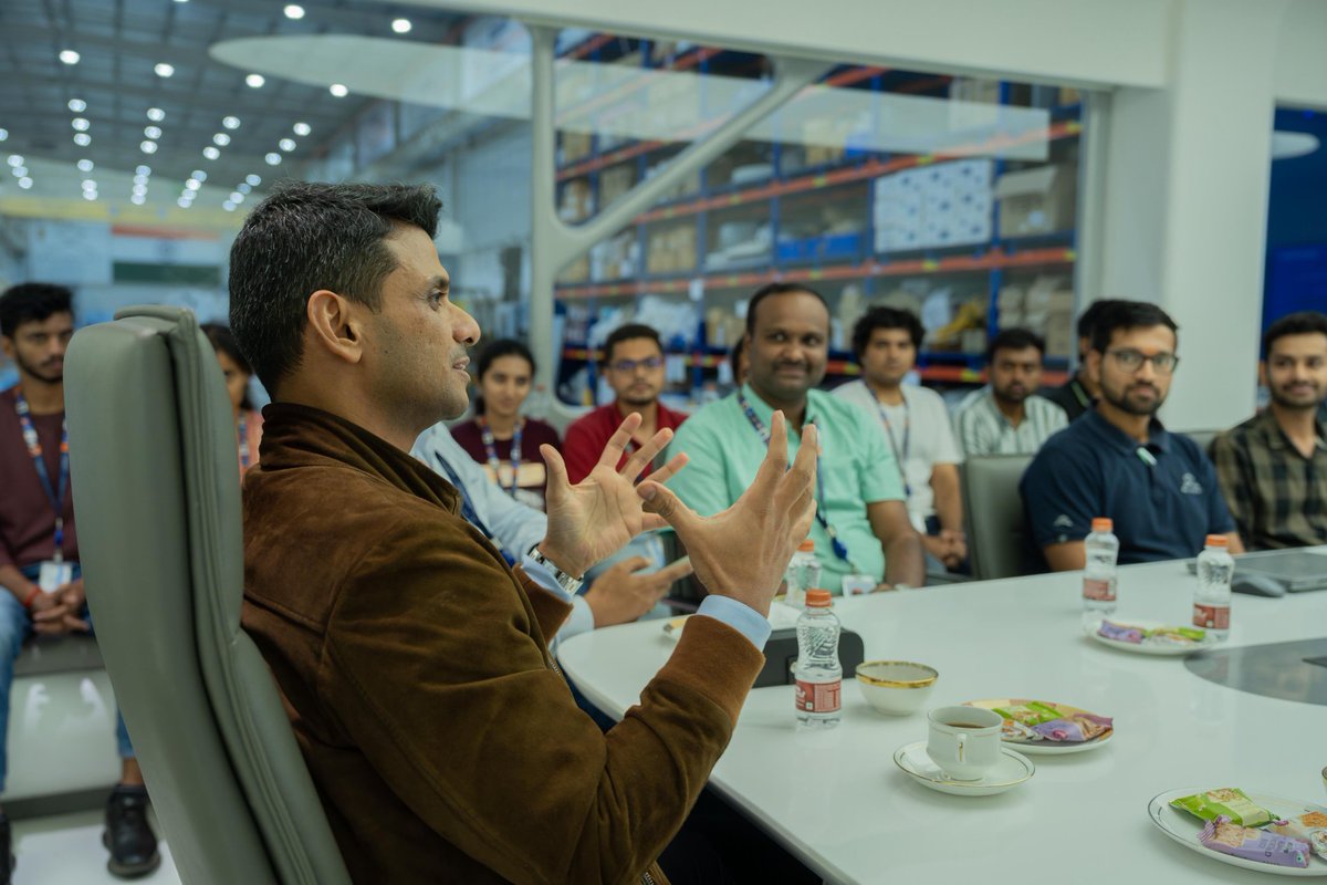 SkyrootA's tweet image. A star from space crossed our orbit this week.⠀
⠀
For 18 days, Group Captain & Astronaut @gagan_shux orbited our world. And now, we got to orbit around him!⠀
⠀
Otherworldly insights and plenty of rizz, this meeting had our team 😍⠀
#SkyrootAerospace