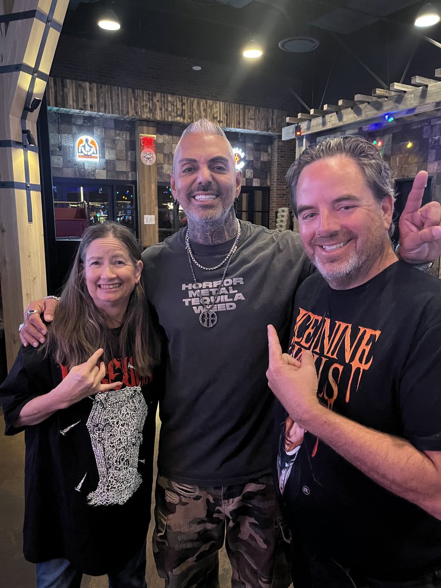 ⁦<a href="/josemangin/">Jose "Metal Ambassador" Mangin</a>⁩ ⁦<a href="/SiriusXMOctane/">Octane</a>⁩ ⁦<a href="/CiBabs/">Caity Babs</a>⁩ <a href="/shannongunz/">Shannon Gunz</a>⁩ Big thanks to The Metal Ambassador for hosting Headbangers Happy Hour in Vegas tonight, and congrats on getting killed twice tonight by ⁦<a href="/ICENINEKILLS/">ICE NINE KILLS</a>⁩