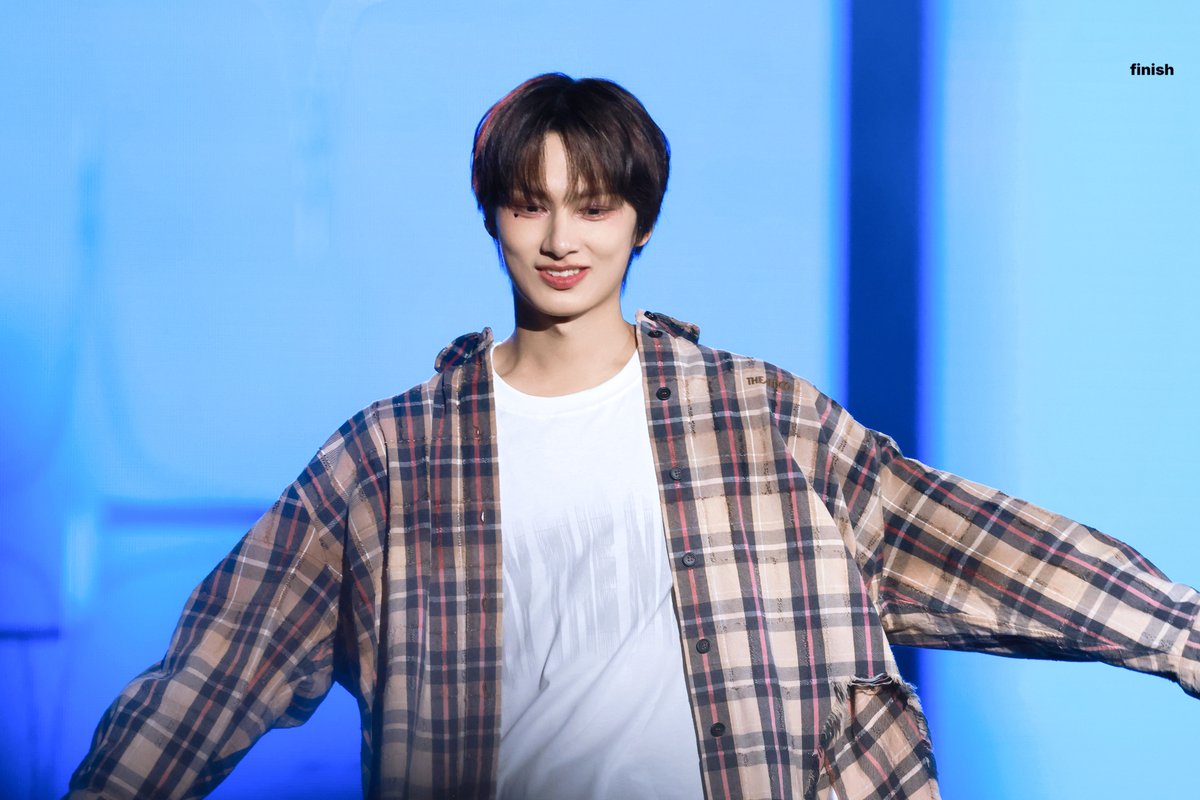 251017

#준 #JUN #문준휘 #文俊辉 #세븐틴 #SEVENTEEN