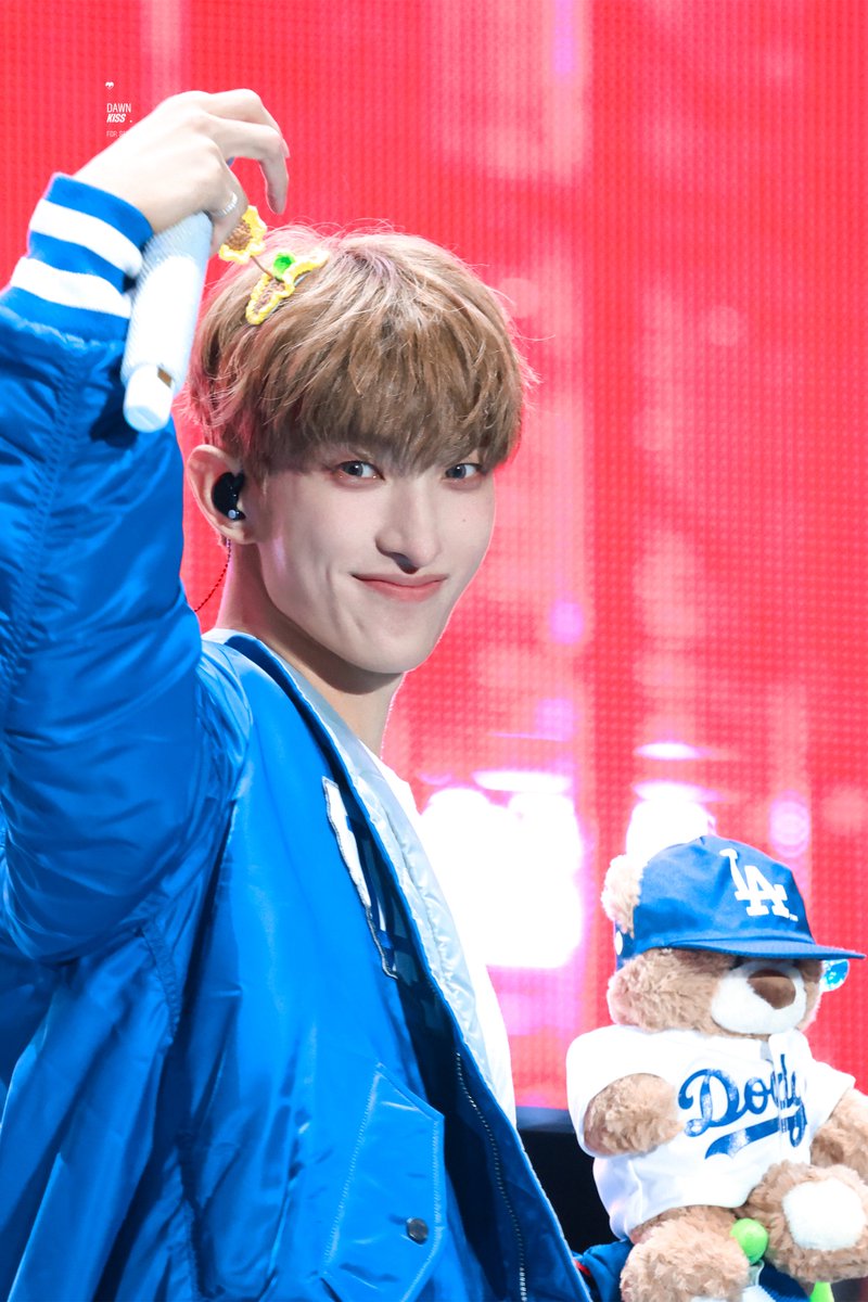 DawnKiss97218's tweet photo. 251017 SEVENTEEN WORLD TOUR [NEW_] IN Los Angeles Day 2HD
🌻
#SEVENTEEN #DK #도겸 
#이석민 #ドギョム https://t.co/ksRuBjbAMF