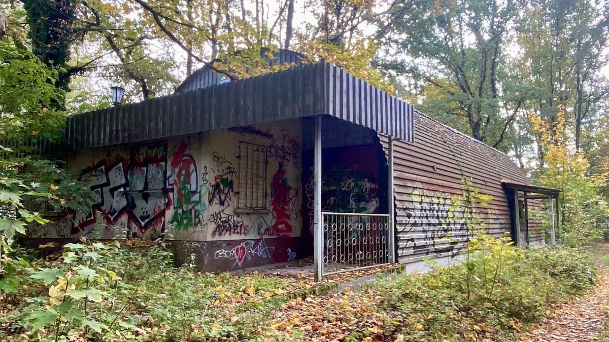 schoene_jens's tweet image. Spuren der #DDR in #Brandenburg (und Kindheitserinnerung).
Worum aber handelt es sich hier eigentlich?