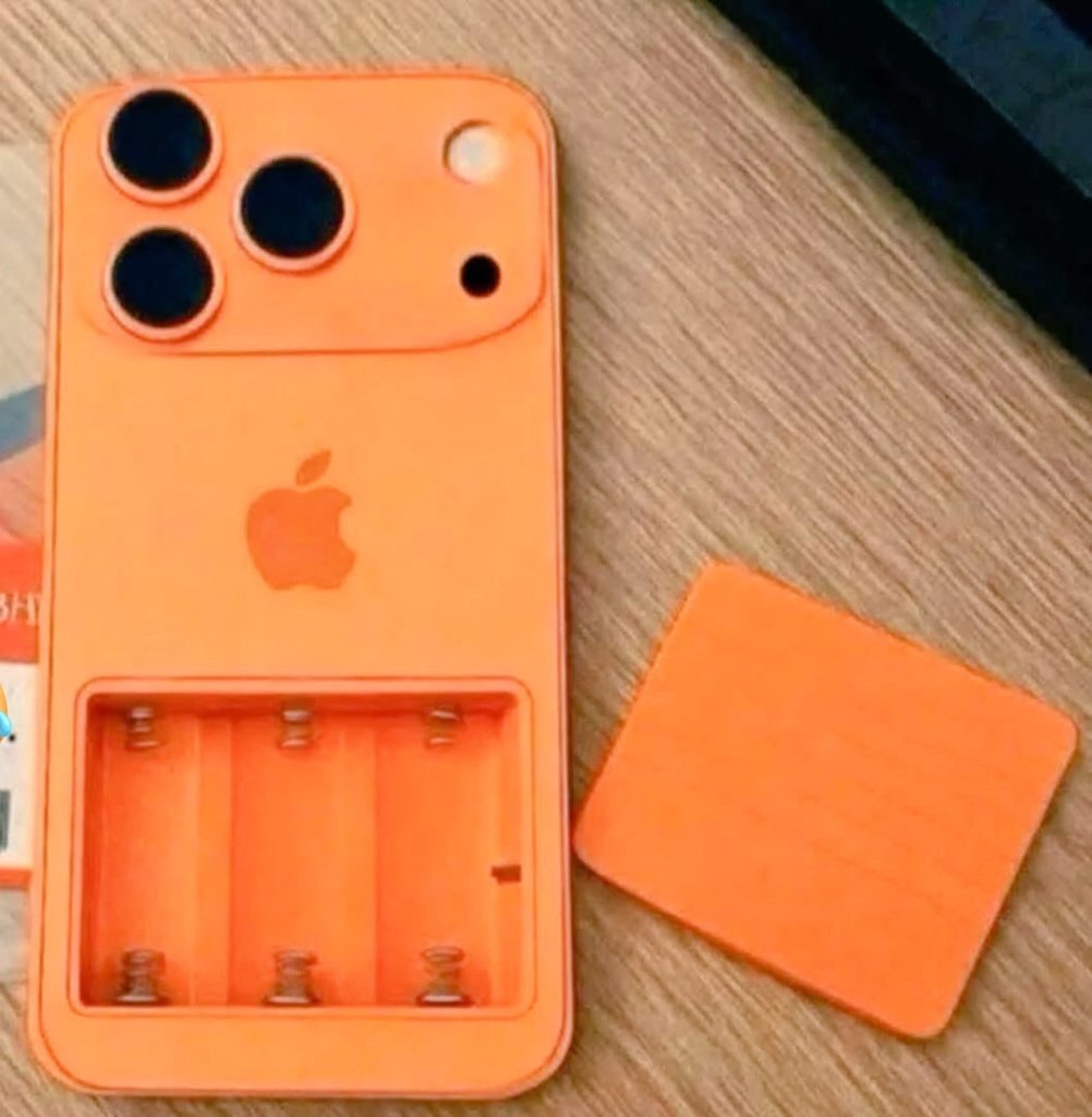 IntrovertTechi's tweet image. Happy dhanteras ♥️

iPhone Gift from my brother 💝