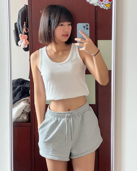 qq31454's tweet photo. 年紀小 慾望強    
又不是我的錯    
想脫光.... 想幹按❤️ 
#小奶控優先 https://t.co/8sLTkb9kGs