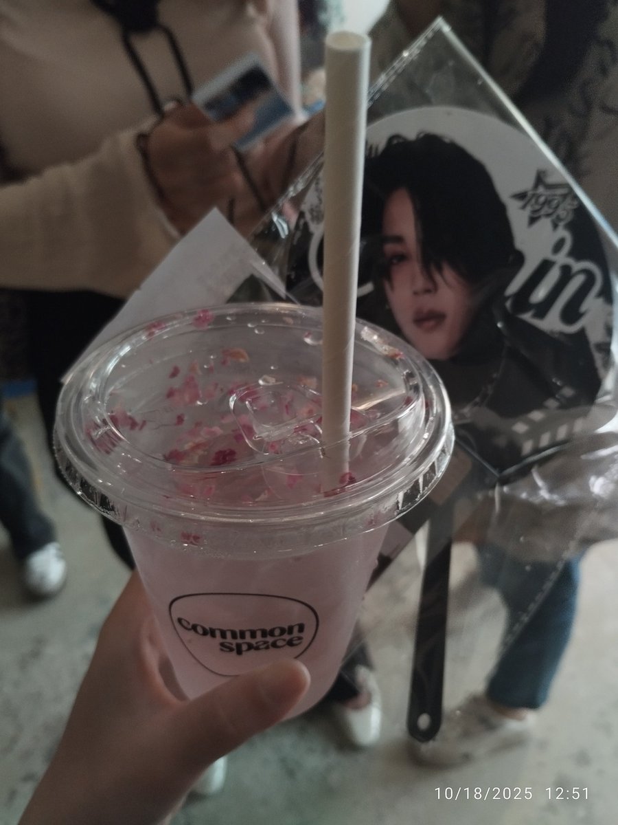 ChocDutchgurl90's tweet image. Thank you for organizing this birthday event for Jimin 💜💜💜💜 @JiminMalaysia 

📌 Common Space, Berjaya Times Square

#HappyJiminDay #JiminDay #Jimtober