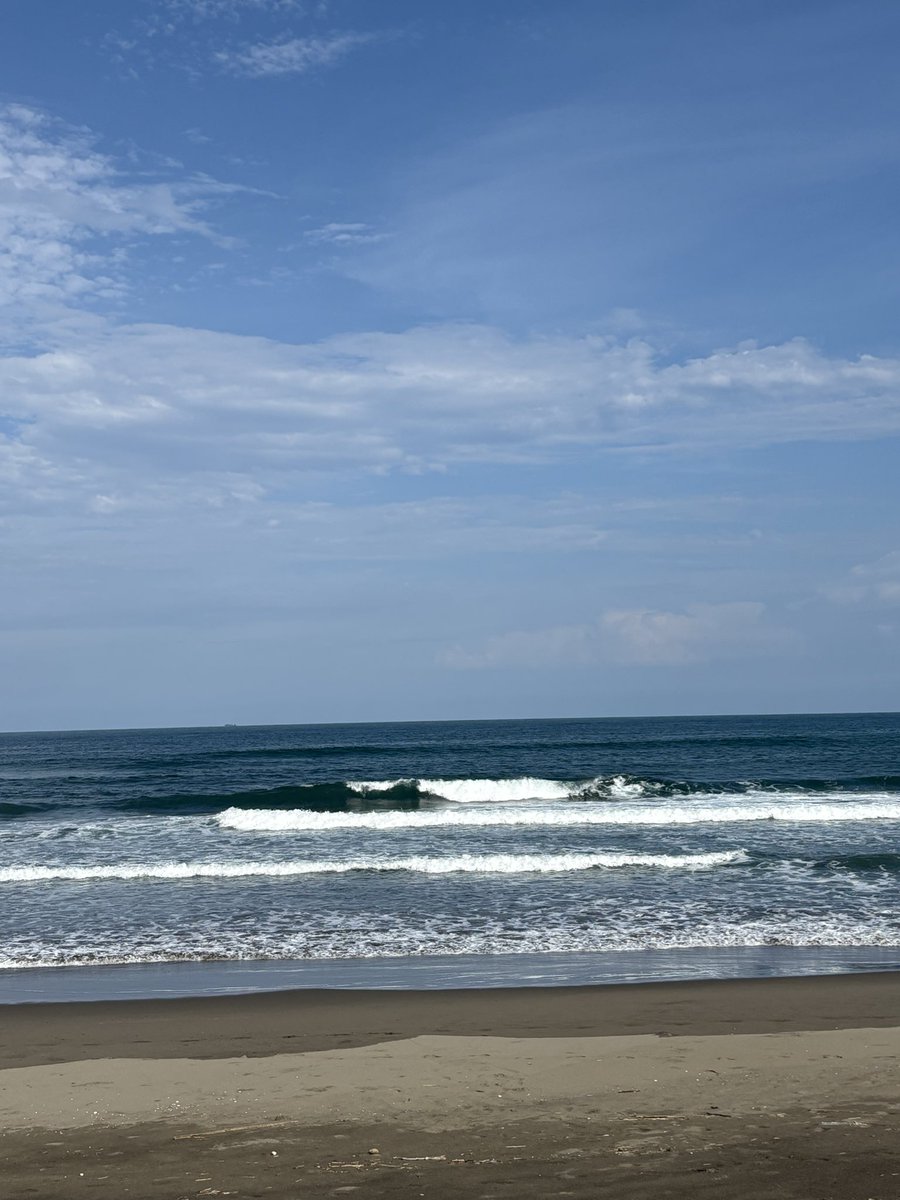 LONGSHORTYN's tweet photo. おじさんは体力の限界🏄‍♂️ https://t.co/I88Io9j9T2