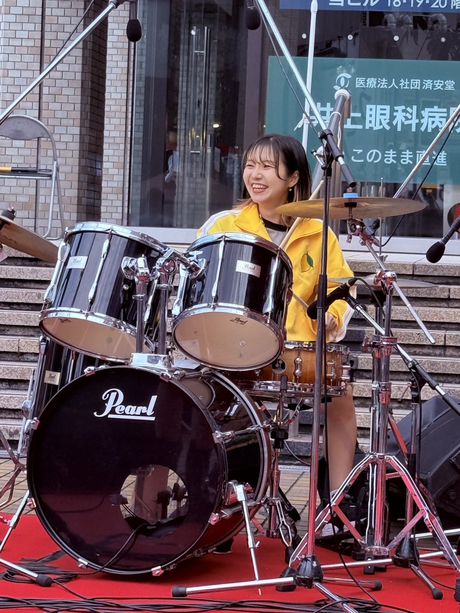 ocharin_mock's tweet photo. 2winkle winkさん、初の野外ライブ、フリーライブだそうです。　#お茶の水熱烈楽器祭 https://t.co/4deqeTz1OC